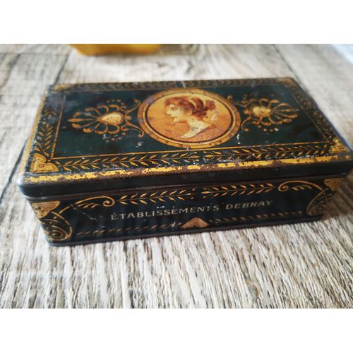 Ancienne Boite En Tle Des Etalblssements Debray - Sous Couvercle Vue De L'usine De Clichy Sur Seine - 7 Cm X 13 Cm X 4 Cm
