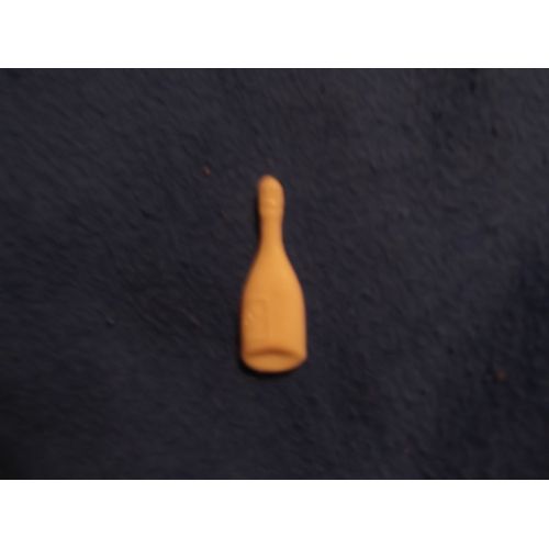 Ancienne Feve En Plastique Blanche Bouteille De Champagne