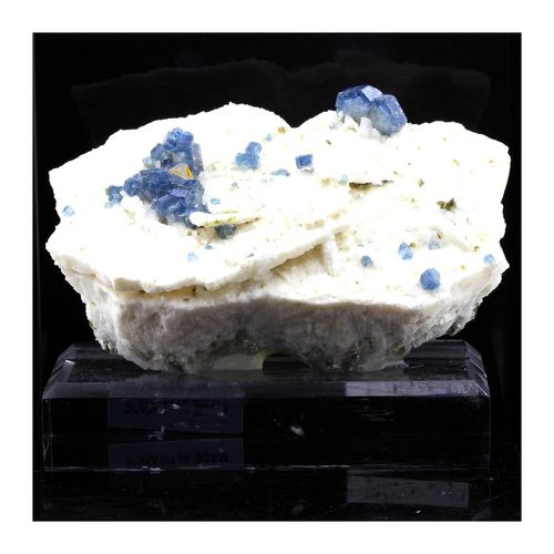 Apatite, Orthose. 1974.5 Ct. Sapo Mine, Minas Gerais, Brsil.