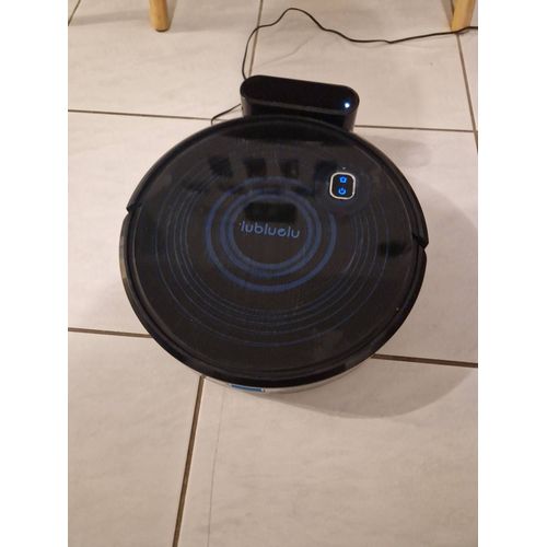 Aspirateur robot vendu avec kit de remplacement