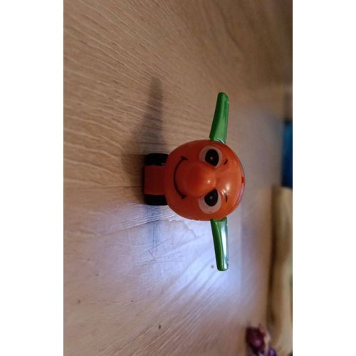 Avion Kinder Surprise