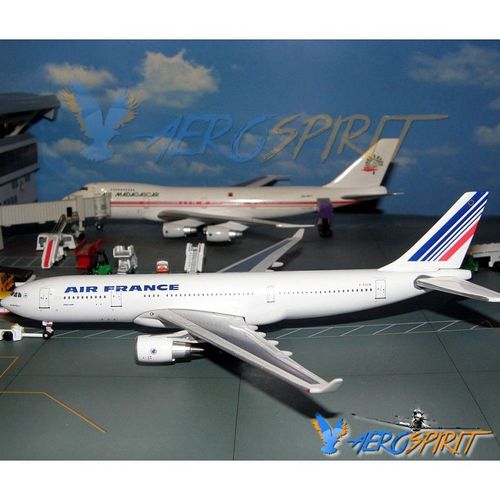Avion miniature métal Airbus A330200 Air France 1990 FGZCM 1400