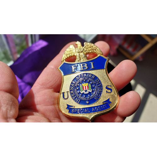 Badge Insigne Fbi Us Special Agent Internal Affairs Division En Mtal Dor Bleu Blanc Rouge Jaune Vert Rplique, Objet De Dcoration, De Collection 63 Grammes 7.5 Cm De Haut