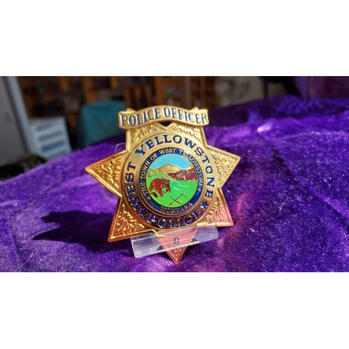 Badge Insigne West Yellowstone Officer En Mtal Dor, Bleu, Vert, Marron 8 Cm De Diamtre 68 Grammes Ceci Est Une Rplique, Un Objet De Dcoration