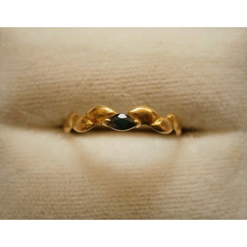 Bague En Or Jaune 18 Carats Avec Un Saphir