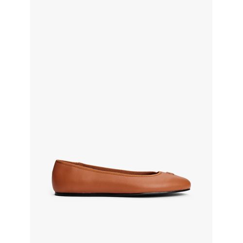 Ballerines En Cuir  Monogramme Th Th Hardware Leather Ballerina/Cinnamon Bark - 37