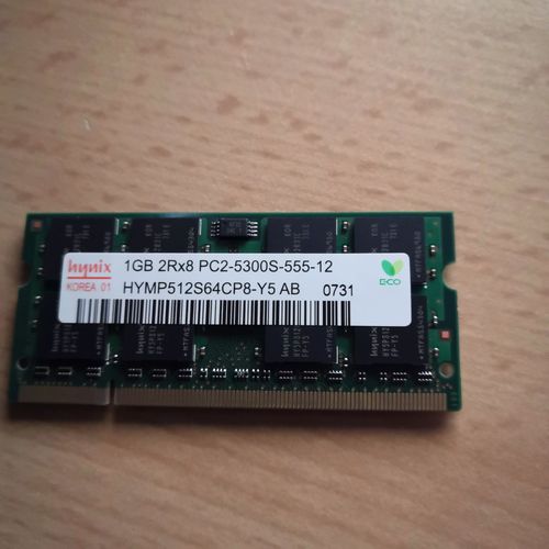 Barrettes Hynix HYMP512S64CP8-Y5 AB PC2-5300S-555-12 ID10917 RAM de notebook 1 GB