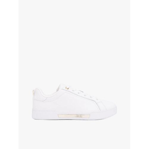 Baskets En Cuir  Semelle Cuvette Chique Court Sneaker/White - 38
