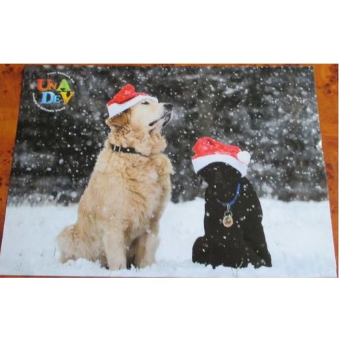 Belle Image Sur Papier De Deux Chiens Dans La Neige Dans Un Dcor Hivernal- 1 Beige Et 1 Noir Portant Chacun Un Bonnet Rouge Et Blanc De Nol -30x21cm- Mention Unadev
