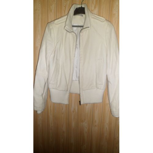 Blouson Femme Etam. Taille 40. Couleur Crme. Longueur Totale, Avec Le Col : 62 Cm 80 % Laine - 20 % Polyester. Doublure Polyester. D'occasion : tat Correct.