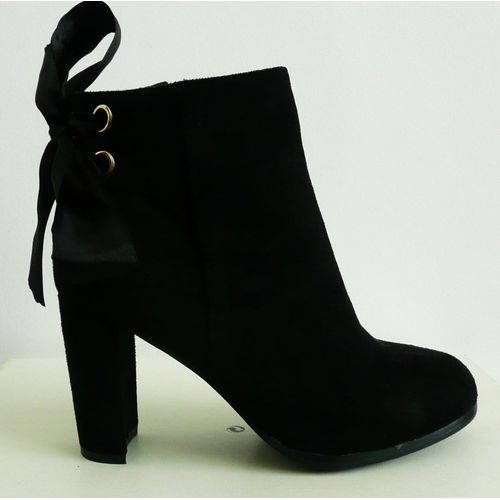 Bottines. Boots  Ruban Et Zip. Noir. Daim. Adluum. Pointure 37