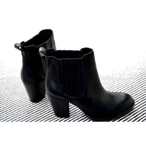 Bottines Gorgeous 40 Noir Cuir Talon 7 Cm Bottillons Cuire Noirs Dame Boots Bottes Noire Courtes Basses Noires Confort Cheska/1 W Your Feet New Look Chaussures Toutes Saisons Branche Mode Chic Femme
