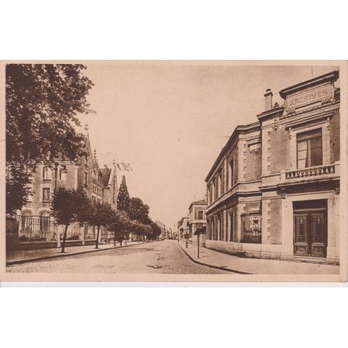 Bourg En Bresse . Les Archives Et La Caisse D Epargne