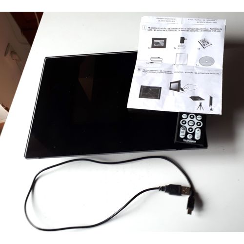 Cadre Photo Numrique Telefunken Digicadre Dpf7112 7 Pouces (18 Cm) - Mmoire Flash Interne ? Port Usb ? Lecteur De Cartes Mmoire - Dimensions Tout Compris 183x256x35 Mm (Hxlxp) - Hors Service