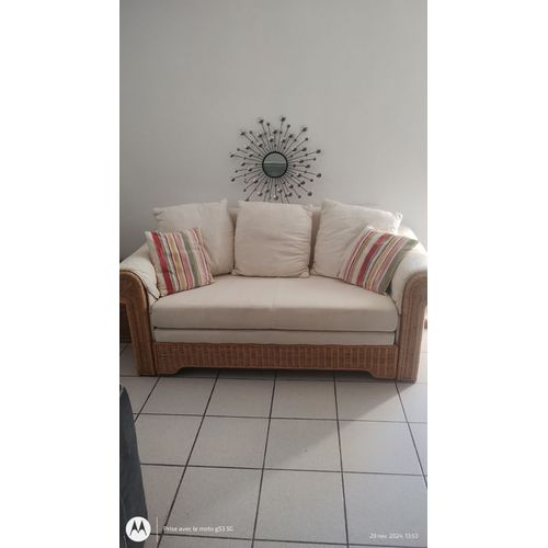 Canap Convertible En Rotin Avec Deux Fauteuils Et Une Table Basse