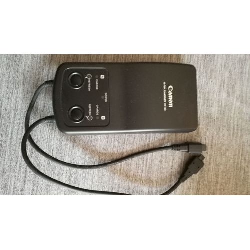 Canon Nc E2 - Chargeur De Batteries - 2 Connecteurs De Sortie (Power Dc Jack) - Noir - Pour Eos 1d, 1ds, 1v, 1v Hs, 3