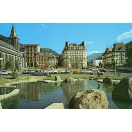 Carte Postale Couleur L Auvergne Touristique Le Mont Dore 63 Puy De Dome Place Des Moulins Eglise Saint Pardoux Au Fond Le Sancy Editions Andre Rakuten