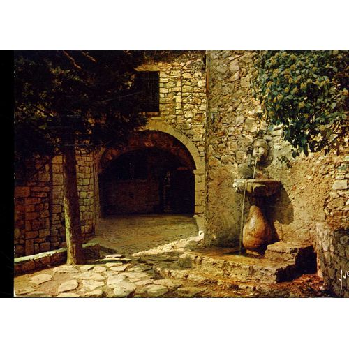 Carte Postale D' Eze (Alpes Maritimes) Vieille Fontaine Place Du Planet