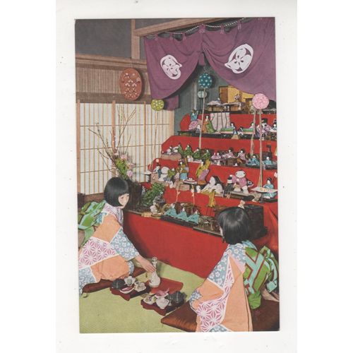 Carte Postale Japon  Festival Poupees Dolls Representing The Emperor And Empressand Their Attendants Are Displayed On Plush Covered Shelves At The Doll Festival On March 3 In Honour Of Happy Girlhood 