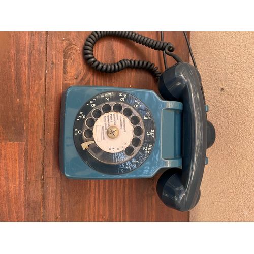 Ce Tlphone Est Un Modle S63, Un Tlphone  Cadran Rotatif Emblmatique Utilis En France  Partir Des Annes 1960 Et Jusqu'Aux Annes 1980.Mots Clefs :Vintagertrocollection