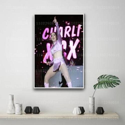 Charli Xcx Chanteur Toile Affiche DCorative Pl,Mpression Murale Poster Pour Salon Chambre  Coucher DCor Sans Cadre(40*50cm)