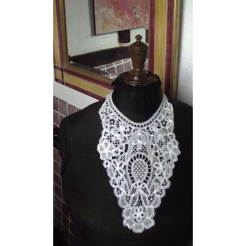 Col Jabot Ancien Vers 1900 Dentelle  L'Aiguille Et Aux Lacets Une Pice D'Exception Superbe Travail D'Autrefois Pour Collection Ou Pour Se Costumer En Tenue D'poque