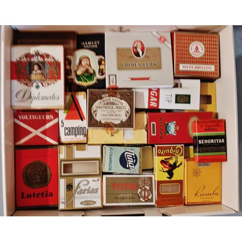 Collection Paquets De Cigarettes Vides