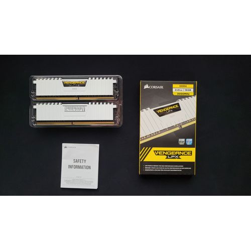 Corsair Vengeance LPX 16Go (2x8Go) DDR4 3000MHz C15 XMP 2.0 Kit - Blanc