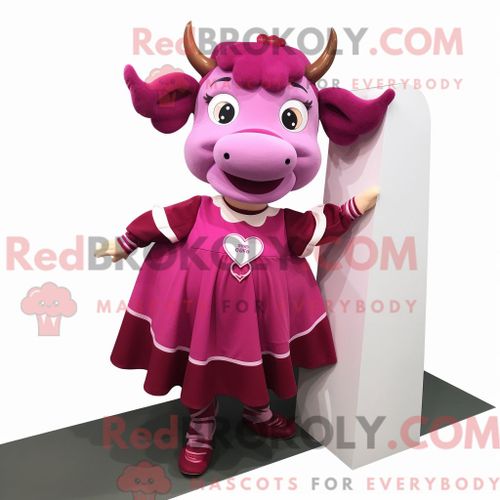 Costume De Mascotte Redbrokoly De Taureau Magenta Habill D Une Robe Trapze Et De Porte-Cls