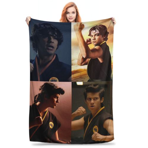 Couverture En Flanelle Imprimee Inspiree De Cobra Kai - Douce Et Confortable, Adapte Aux Pauses Djeuner Au Bureau, Au Dortoir Scolaire, Couverture De Camping Quatre Saisons Chaude Et