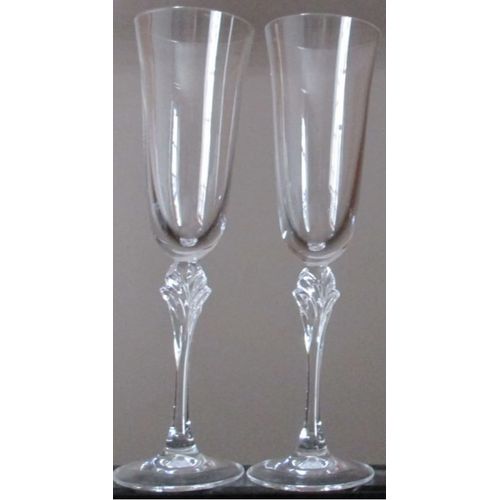 Deux Fltes  Champagne De 16.5cl En Cristal DArques - Modle Ancien Verneuil - Ni Utilises Ni Laves - Stockes En Sous-Sol Depuis 1988 - Cristallerie J.G. Durand