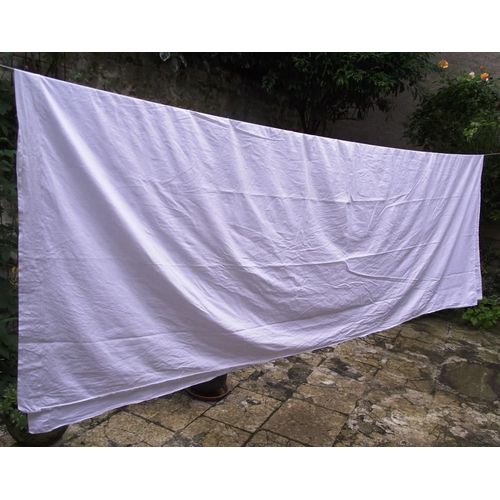 Drap Plat Coton Blanc Lit 1 Pers Bordure Brod Point De Bourdon .Parfait tat Comme Neuf Un Ct Cousu Main . Dimensions Longueur 2,97 M Largeur 1,98 M Lav  60  Et Repass Par Mes Soins .