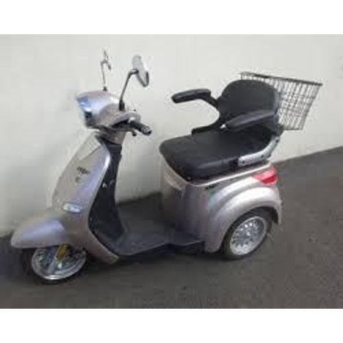 E Trankyli : Scooter Handicap Etrankily