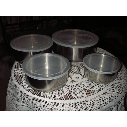Ensemble 4 Bols En Inox S430 Avec Couvercle En Polythylne  Pour La Cuisine ,Dimensions :10 X 4,4 Cm ,12 X 5 Cm ,14 X 5,5 Cm ,16 X 6 ,2 Cm .