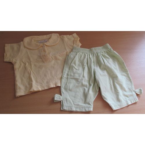 Ensemble Bb Fille 12mois : Polo Jaune Col Et Bords Manches Festonns Avec Un Poussin Brod + Pantalon/Pantacourt Vert Clair Avec Noeuds Aux 2 Fentes- Grain De Bl-100%Coton-Ancien Mais Peu Port