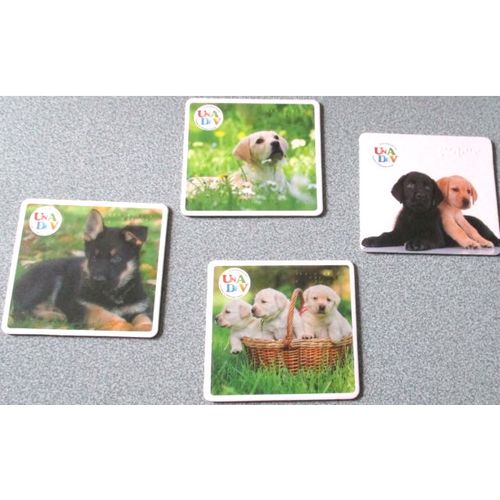 Ensemble De 4 Jolis Dessous De Verre Avec Des Images Diffrentes De Chiots Labradors Et Un Mot En Braille Verso Avec Des Penses  Mditer-En Carton-9.5x9cm-dits Par Unadev