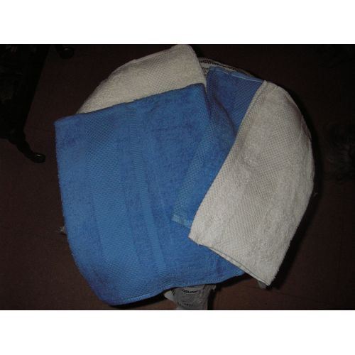 Ensemble De 4 Serviettes ponges 100% Coton De Marque Confidence ,De Couleur Blanche Et Bleue ,Fantaisie Bandes Faon Nid D'abeille ,2 Serviettes Invits :30 X 30 Cm ,2 Serviettes ponges 50 X 70 Cm