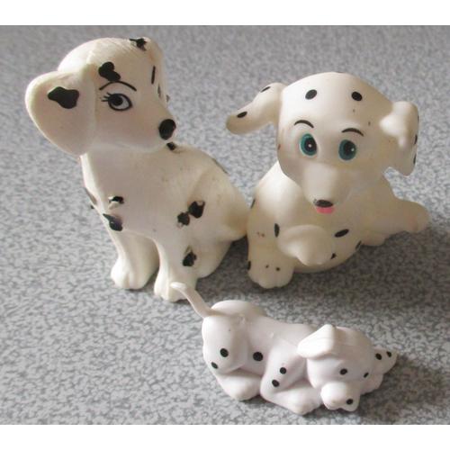 Ensemble De Trois Dalmatiens Dans Des Positions Diffrentes : Assis, Debout Et Couch - Tailles Grande, Moyenne Et Petite