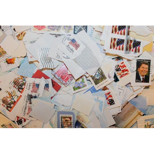 Etats-Unis Missions 200 Grammes De Timbres  Dcoller