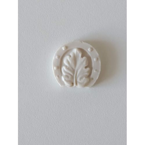 Fve Ancienne Plate Fer A Cheval Blanche Biscuit Mat