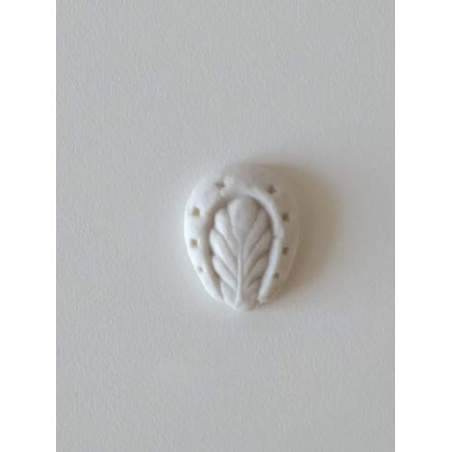 Fve Ancienne Plate Fer A Cheval Blanche Biscuit Mat