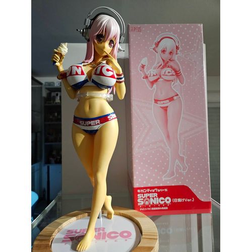 Figurine Super Sonico Version Limite Sunburn Srie Gigantic (X-Plus)