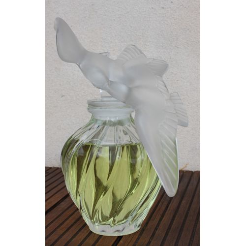 Flacon Lalique géant l'Air du temps de Nina Ricci, liquide factice Rakuten Flacon Lalique géant l'Air du temps de Nina Ricci, liquide factice Rakuten