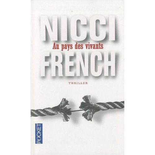Au Pays Des Vivants    Format Poche 