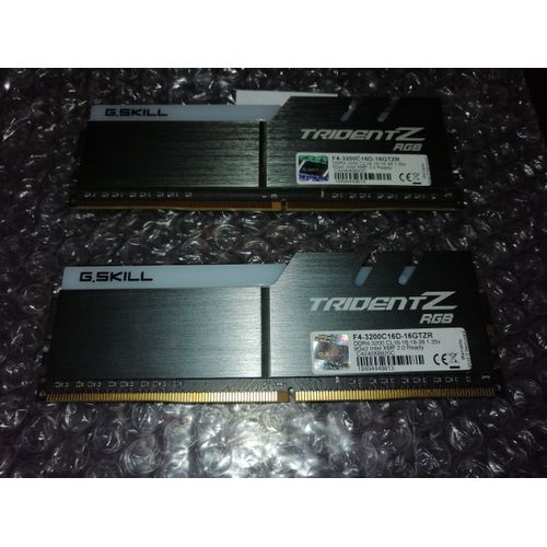 G.Skill Trident Z RGB 16 Go (2x8Go) DDR4 3200 MHz CL16