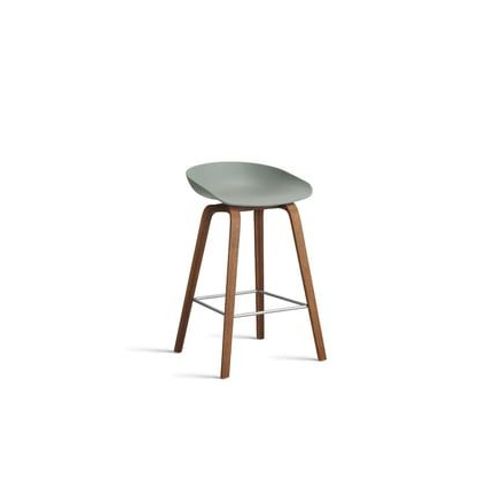 Hay - Tabouret De Bar About A Stool Aas 32 Noyer - Fall Green 2.0 - Repose-Pied Acier Inoxydable - Hauteur D'assise 65 Cm - Filzgleiter - Vert