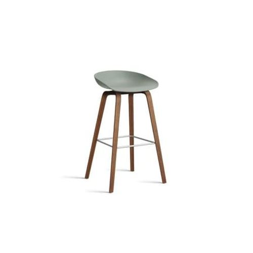 Hay - Tabouret De Bar About A Stool Aas 32 Noyer - Fall Green 2.0 - Repose-Pied Acier Inoxydable - Hauteur D'assise 75 Cm - Standardgleiter Kunststoff - Vert