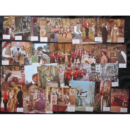 Hello Dolly : Jeu De 24 Photos D'exploitation De Cin?ma - Chaque Affiche De 22,5x28,5 Cm - De Gene Kelly Avec Barbra Streisand, Walter Matthau, Michael Crawford, Tommy Tune, Louis Armstrong - 1969