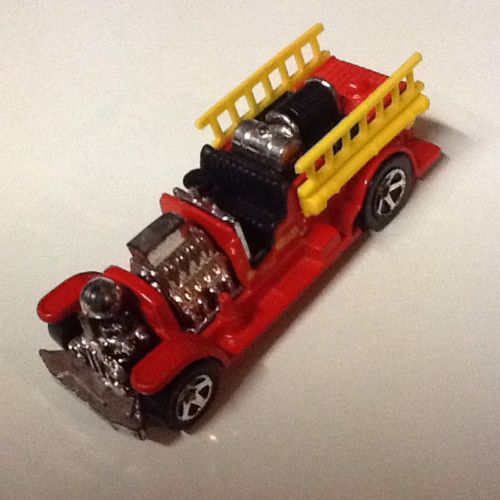 Hot Wheels Camion De Pompiers Rouge