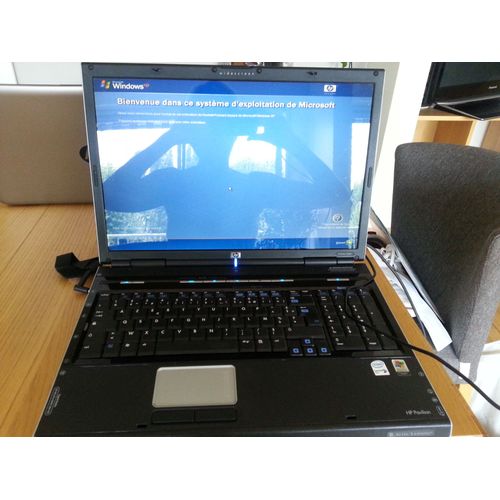 HP PAVILION dv8000 17" centrino duo 1.66 Ghz Ram 1 Go DD 140 Go